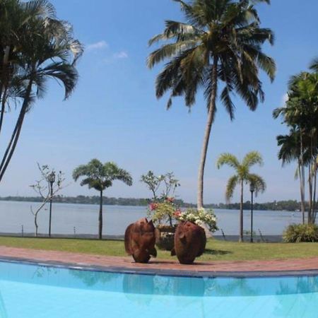 Blue Water Villa พิลิยันเดเล ภายนอก รูปภาพ