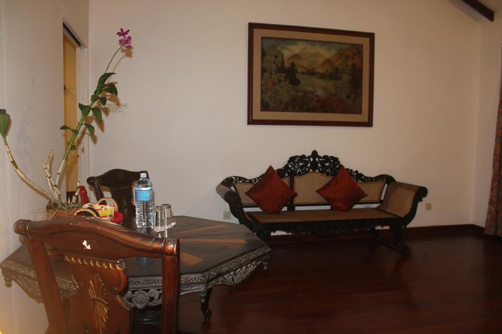 Blue Water Villa พิลิยันเดเล ภายนอก รูปภาพ