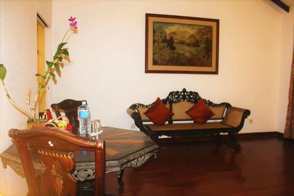 Blue Water Villa พิลิยันเดเล ภายนอก รูปภาพ