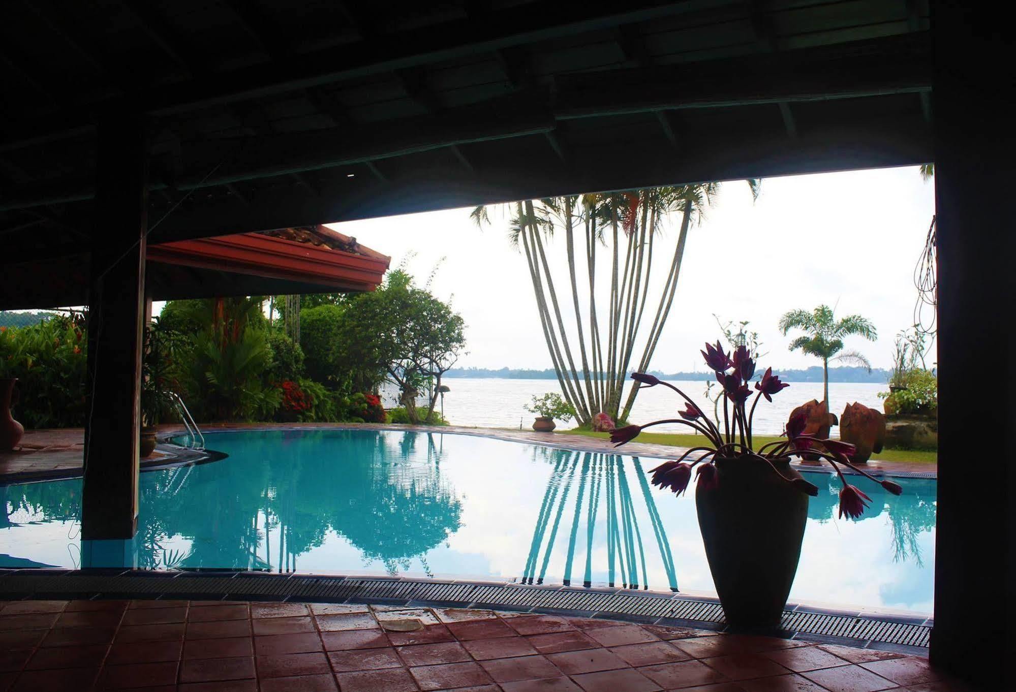 Blue Water Villa พิลิยันเดเล ภายนอก รูปภาพ